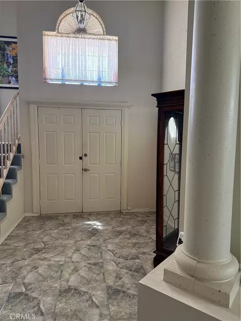 Entry Way - 20404 Half Moon Ct, Apple Valley, CA 92308 photo 3 of 7