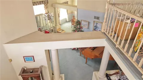 Entry Way - 20404 Half Moon Ct, Apple Valley, CA 92308 photo 6 of 7