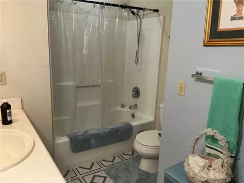Bath - 20404 Half Moon Ct, Apple Valley, CA 92308 photo 3 of 3