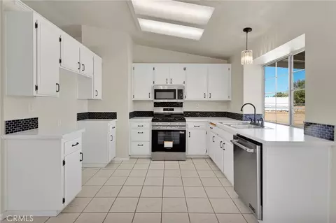 Kitchen - 18190 Pitache St, Hesperia, CA 92345 photo 2 of 3