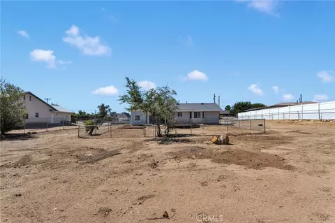 Exterior - 18190 Pitache St, Hesperia, CA 92345 photo 9 of 10
