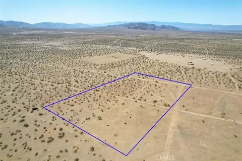 52 Rubicon St, Apple Valley, CA 92307 photo 2