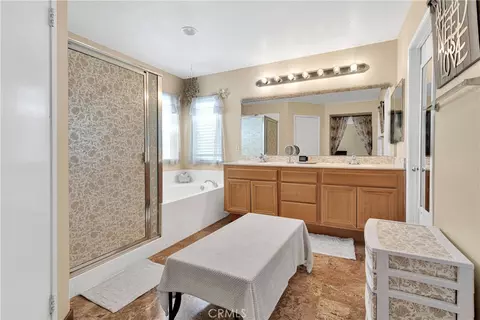 Bath - 13375 Morningside St, Hesperia, CA 92344 photo 2 of 3