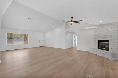 Living - 14704 Pamlico, Apple Valley, CA 92307 photo 3 of 9