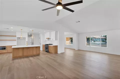 Living - 14704 Pamlico, Apple Valley, CA 92307 photo 7 of 9