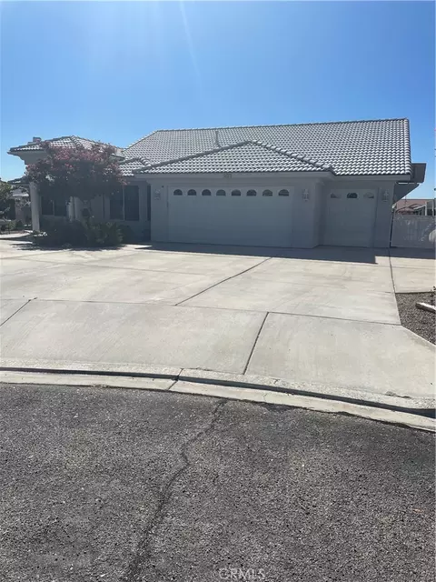 Exterior - 14501 Hurricane Ln, Helendale, CA 92342 photo 2 of 6
