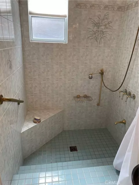 Bath - 14501 Hurricane Ln, Helendale, CA 92342 photo 3 of 6