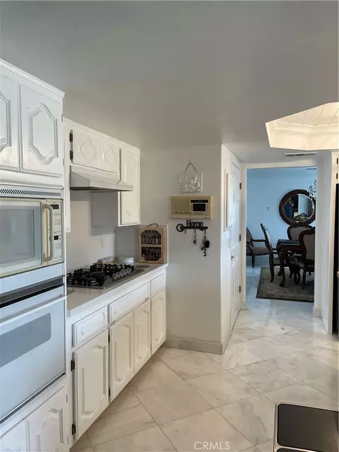 Kitchen - 14501 Hurricane Ln, Helendale, CA 92342 photo 2 of 3