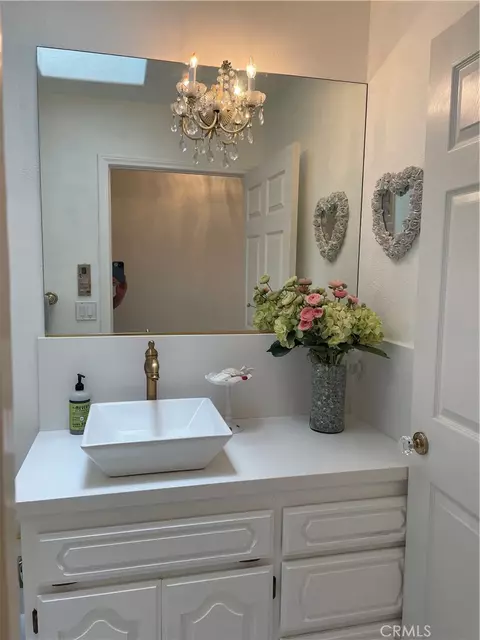 Bath - 14501 Hurricane Ln, Helendale, CA 92342 photo 1 of 6