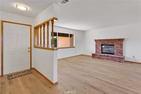 Living - 18256 Danbury, Hesperia, CA 92345 photo 5 of 9