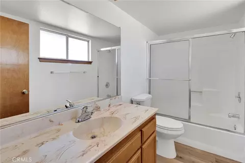 Bath - 18256 Danbury, Hesperia, CA 92345 photo 3 of 4