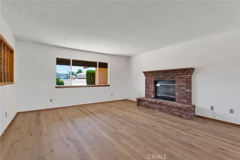 Living - 18256 Danbury, Hesperia, CA 92345 photo 2 of 9