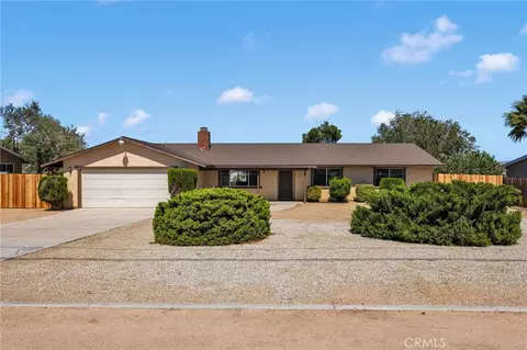 Exterior - 18256 Danbury, Hesperia, CA 92345 photo 2 of 9