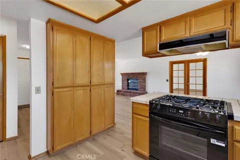 Kitchen - 18256 Danbury, Hesperia, CA 92345 photo 5 of 5