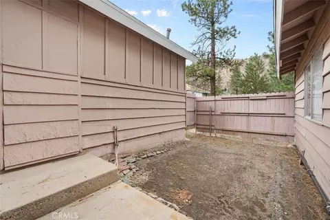 Exterior - 592 Mountain Vw, Wrightwood, CA 92397 photo 8 of 9
