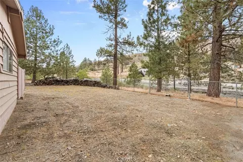 Exterior - 592 Mountain Vw, Wrightwood, CA 92397 photo 7 of 9