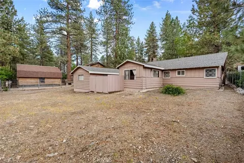 Exterior - 592 Mountain Vw, Wrightwood, CA 92397 photo 5 of 9