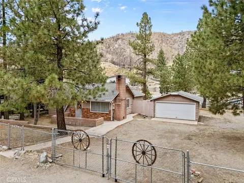 Exterior - 592 Mountain Vw, Wrightwood, CA 92397 photo 4 of 9