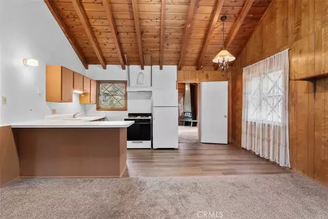 Entry Way - 592 Mountain Vw, Wrightwood, CA 92397 photo 1 of 2