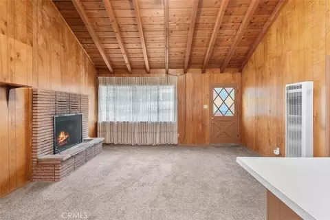 Living - 592 Mountain Vw, Wrightwood, CA 92397 photo 3 of 5