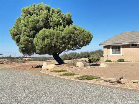 Exterior - 10928 Lantry Ln, Oak Hills, CA 92344 photo 6 of 6