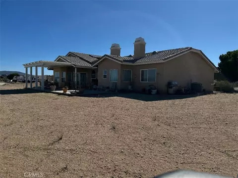 Exterior - 10928 Lantry Ln, Oak Hills, CA 92344 photo 2 of 6