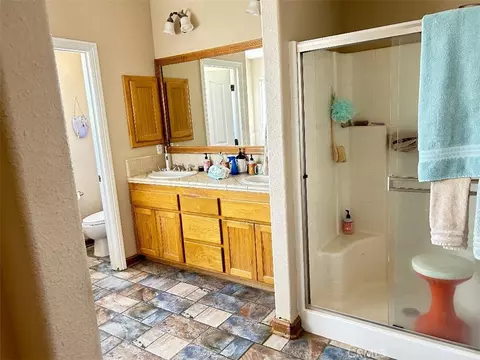 Bath - 10928 Lantry Ln, Oak Hills, CA 92344 photo 1 of 8