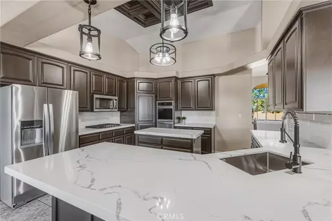 Kitchen - 8423 Beaver, Phelan, CA 92371 photo 4 of 8