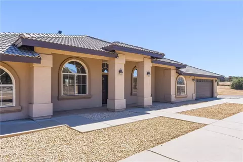 Exterior - 8423 Beaver, Phelan, CA 92371 photo 2 of 8