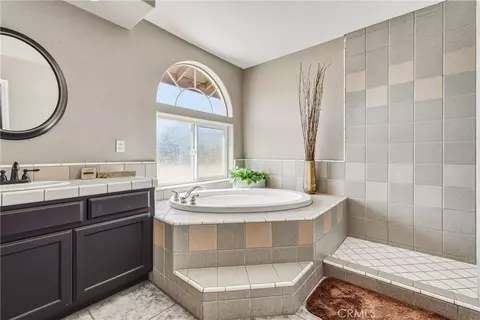 Bath - 8423 Beaver, Phelan, CA 92371 photo 4 of 8