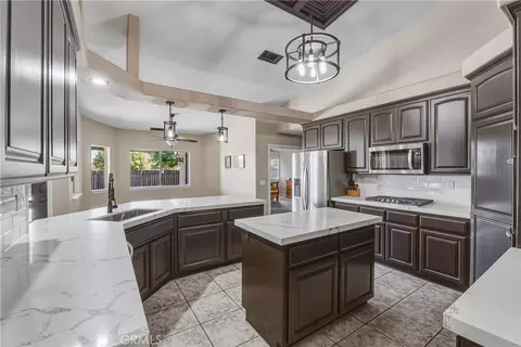 Kitchen - 8423 Beaver, Phelan, CA 92371 photo 6 of 8