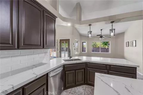 Kitchen - 8423 Beaver, Phelan, CA 92371 photo 5 of 8