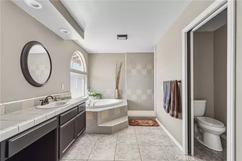 Bath - 8423 Beaver, Phelan, CA 92371 photo 3 of 8