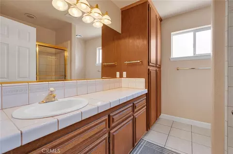 Bath - 26218 Corona, Helendale, CA 92342 photo 3 of 4