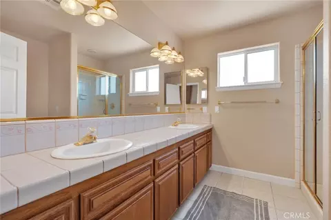 Bath - 26218 Corona, Helendale, CA 92342 photo 1 of 4