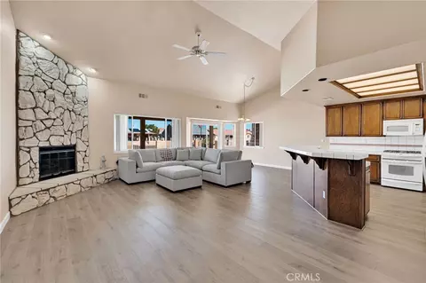 Living - 26218 Corona, Helendale, CA 92342 photo 1 of 6