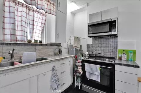 Kitchen - 518 Quivera, Needles, CA 92363 photo 3 of 3