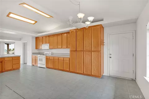 Kitchen - 10432 Atsina, Phelan, CA 92371 photo 2 of 2