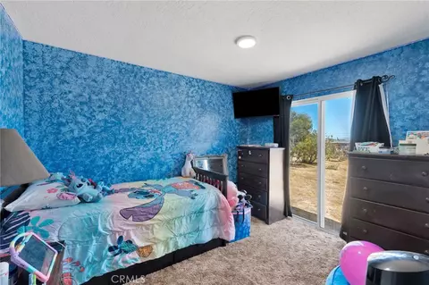 Bedroom - 10599 Oakwood, Hesperia, CA 92345 photo 2 of 3