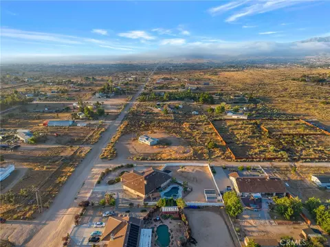 9572 Smith Rd, Phelan, CA 92371 photo 41