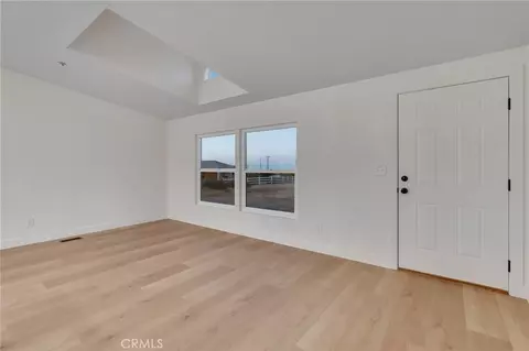 9572 Smith Rd, Phelan, CA 92371 photo 3