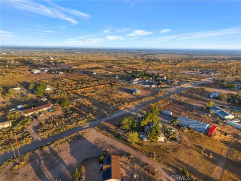 9572 Smith Rd, Phelan, CA 92371 photo 44