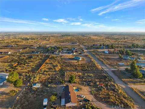 9572 Smith Rd, Phelan, CA 92371 photo 45