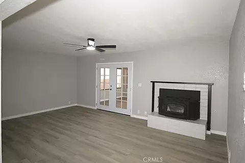 Living - 1537 De Anza, Barstow, CA 92311 photo 2 of 4