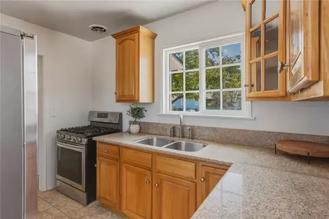 Kitchen - 561 N N Park, Rialto, CA 92376 photo 4 of 4