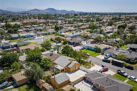 View/Area - 561 N N Park, Rialto, CA 92376 photo 6 of 7