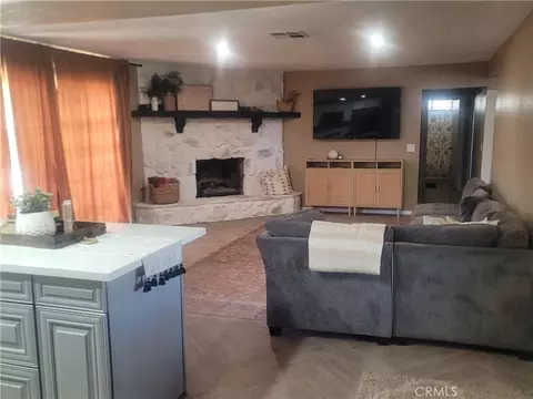 Living - 20061 Seneca, Apple Valley, CA 92307 photo 4 of 4