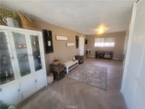 Entry Way - 20061 Seneca, Apple Valley, CA 92307 photo 3 of 9