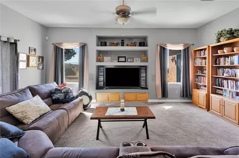 Living - 9550 Lucerne, Apple Valley, CA 92308 photo 3 of 7