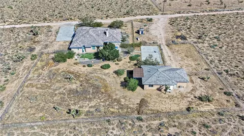 View/Area - 9550 Lucerne, Apple Valley, CA 92308 photo 3 of 10
